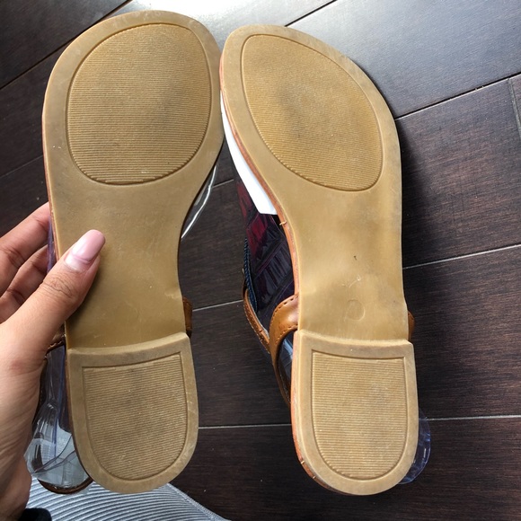 Guess sandals size 8 - Picture 4 of 5